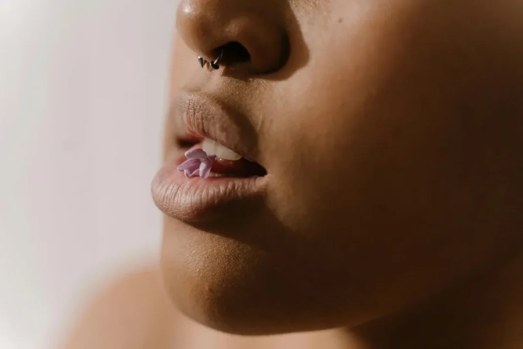 tatouage lèvre intérieure